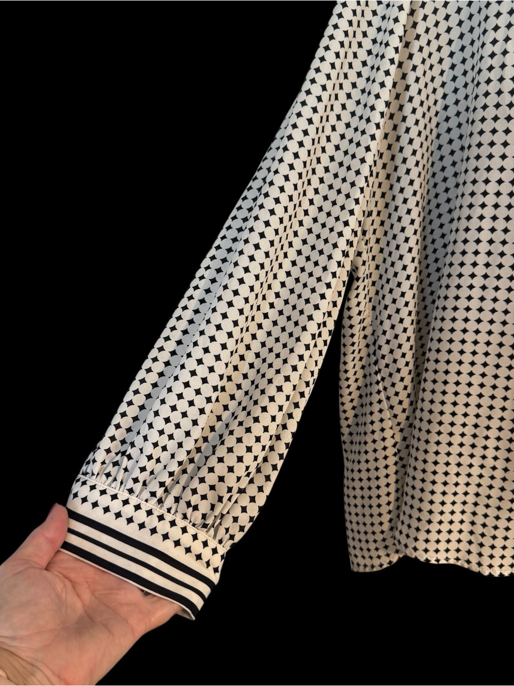 Max Studio Black/White Diamond Print Blouse OFFICE  PLUS: 3X   #12 - Picture 3 of 9